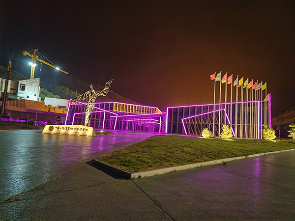 城市亮化是现代城市建设的重要组成部分，它不仅可以美化城市的夜景，还能提升城市的整体形象。随着科技的不断进步，城市亮化也得到了更多的关注和创新。本文将介绍一些关于城市亮化的创意和技术，帮助读者了解门源城市亮化的重要性以及如何进行门源城市亮化的规划和实施。